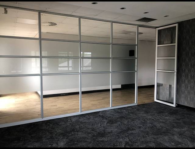 732M² OFFICE TO LET IN HYDE PARK